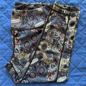 CVG sugar skulls capri length leggings